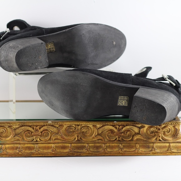 l'intervalle, Beautiful, Black, Suede Booties w/silver grommets - Made in Spain - Picture 10 of 16